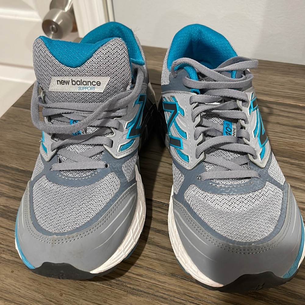 EUC New Balance Women W1340 Running Shoes in a Size 7.5.
